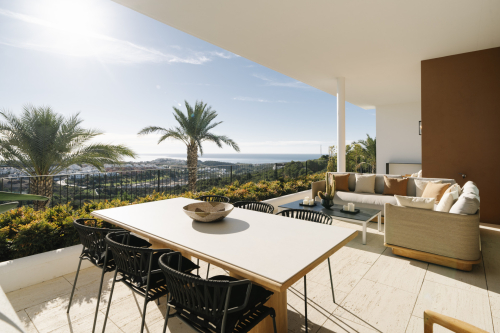 Apartamento en primera línea de golf que ofrece privacidad, vistas al mar y un estilo de vida de resort de cinco estrellas en Casares